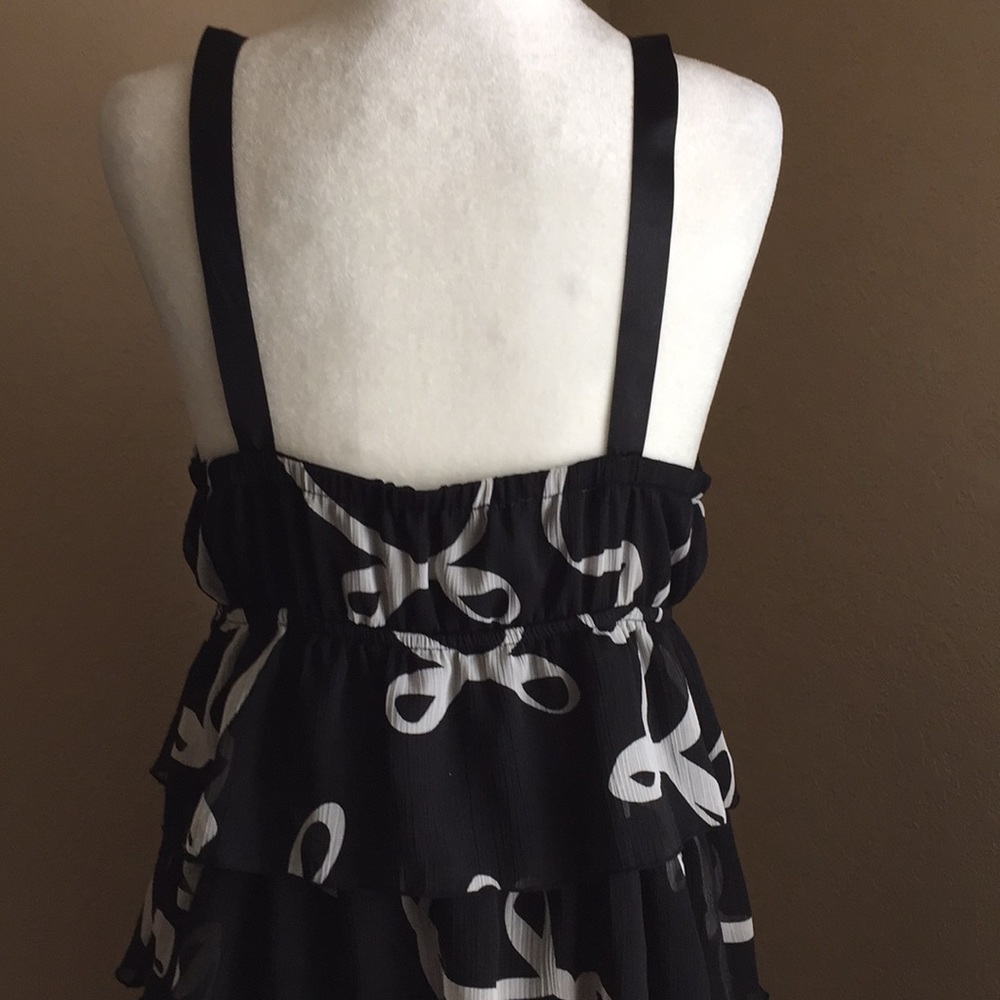 Old Navy Ruffle Dress - Picture 3 of 8